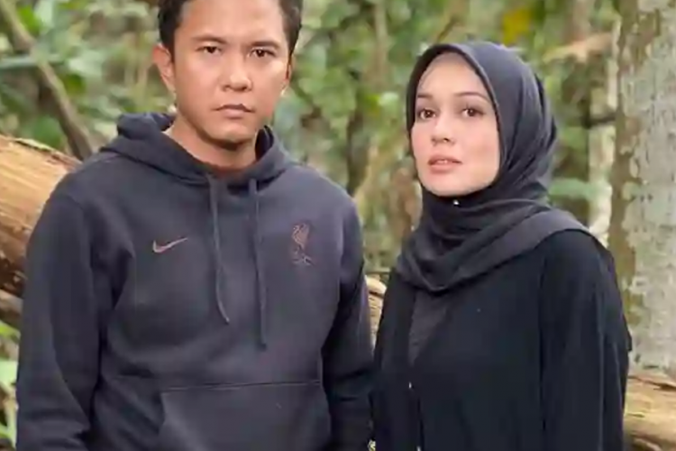 Nonton Drama Malaysia Bunga Aku Tunggu (TV3) Full Episode 1-13 Sub Indo, Penantian Untuk Mendapatkan Cinta