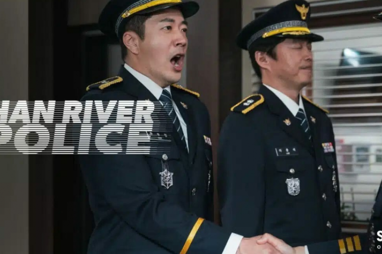 Nonton Drama Korea Han River Police (2023) Episode 1-2 SUB INDO, Tugas Pertama Kwon Sang Woo di Kantor Polisi