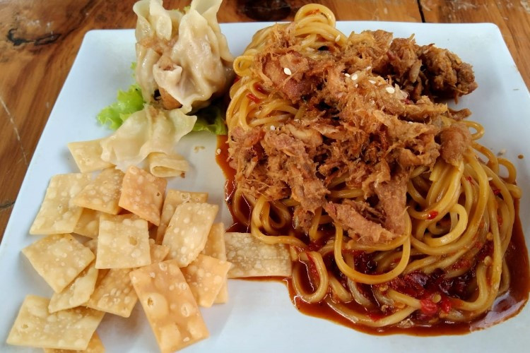 Menu Mie Nyinyir Terdekat Tahun 2023 Lengkap Dengan Alamat dan Jam Operasionalnya 