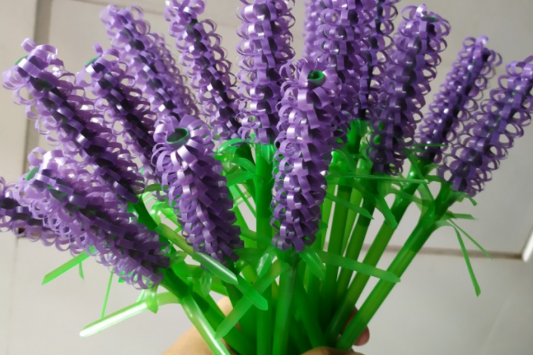 Cara Membuat Bunga Lavender dari Sedotan, Mudah Dibuat dengan Bahan Seadanya!