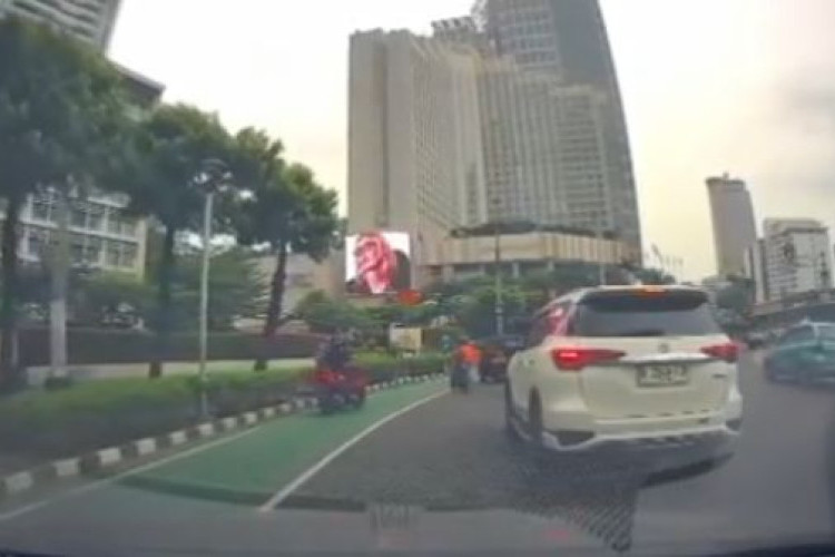 Identitas Pelaku Jambret WNA di Bundaran HI Terungkap, Polisi Langsung Buru Tersangka!