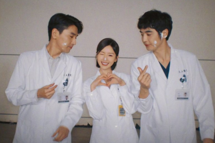 Link Nonton Drama China The Heart (2023) Episode 1, 2, 3, 4, 5, 6 Sub Indo, Kesulitan di Departemen Kardiologi