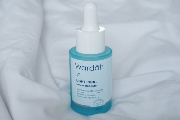 Tips Pemakaian Serum Wardah Lightening Ampoule Untuk Kulit Wajah, Diusahakan Dilakukan di Jam Segini!