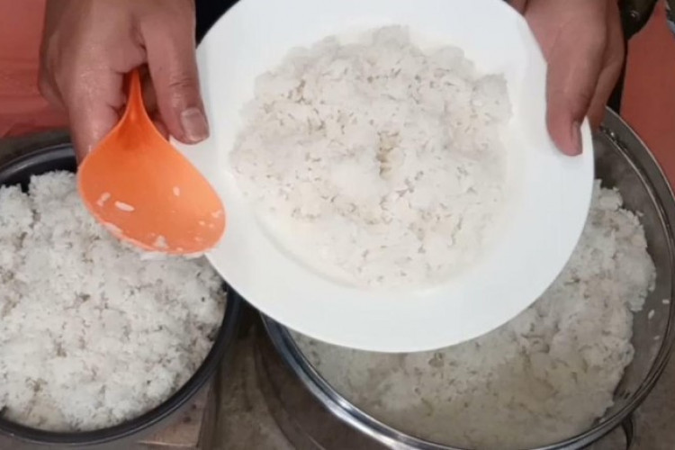 1 KG Nasi Untuk Berapa Porsi? Begini Cara Menghitung dan Tips Memasaknya Supaya Pas!