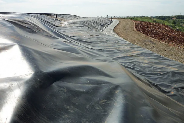 Cara Pemakaian Geomembrane Untuk Saluran Irigasi, Tingkat Ketahanannya Cukup Tinggi