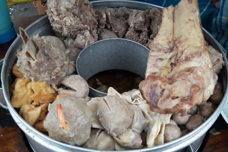 Lokasi Bakso Cak Ateng Surabaya Terbaru, Berikut Menu Rekomendasi yang Bisa Dicoba!