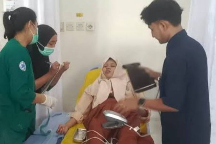 Kronologi Puluhan Siswa dan Guru SMAN 3 Nganjuk Tumbang Usai Santap MBG, Korban Dilarikan ke 3 Rumah Sakit Berbeda