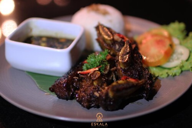 Harga Menu Eskala Eatery Bar & Coffee Jogja Lengkap Dengan Alamat dan Jam Operasionalnya, Cocok Buat Dinner Date 