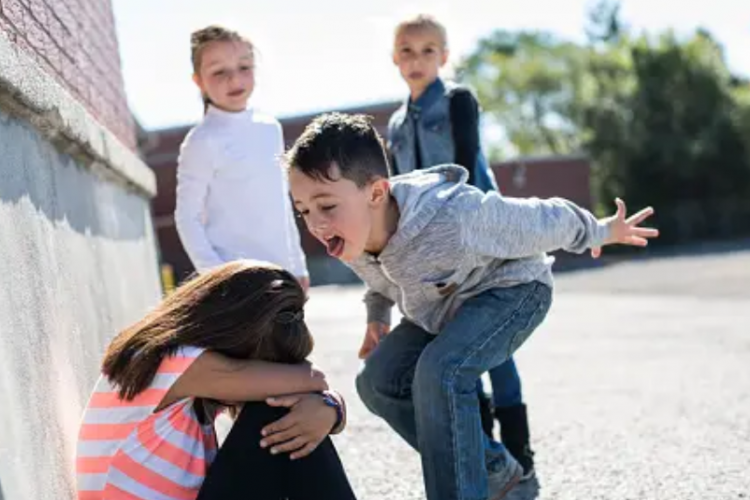 Cara Membuat Poster Bullying Simple, Cegah Perundungan di Sekitar dan Lebih Mawas Diri