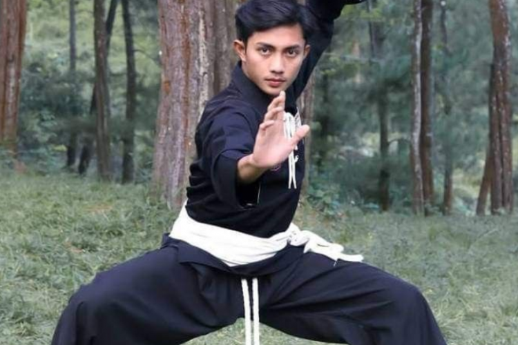 Kumpulan Foto Cogan Silat PSHT, Waduh Bikin Gagal Fokus! Hati-Hati Bisa Baper