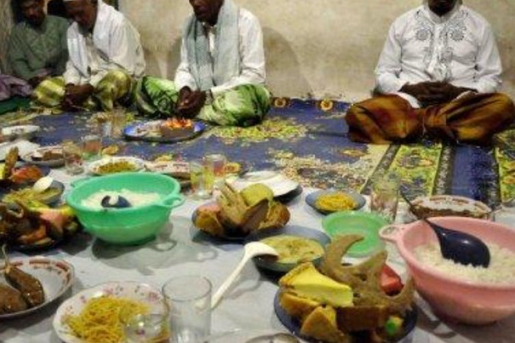 Sewu Dino! Isi Nasi Berkat Peringatan 1000 Hari Orang Meninggal Dunia, Rokok Jadi Salah Satunya?