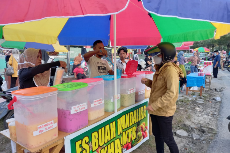 Kumpulan Desain Spanduk Jual Es Buah Menarik dan Simpel, Bisa Jadi Ide Untuk Usaha Kamu!