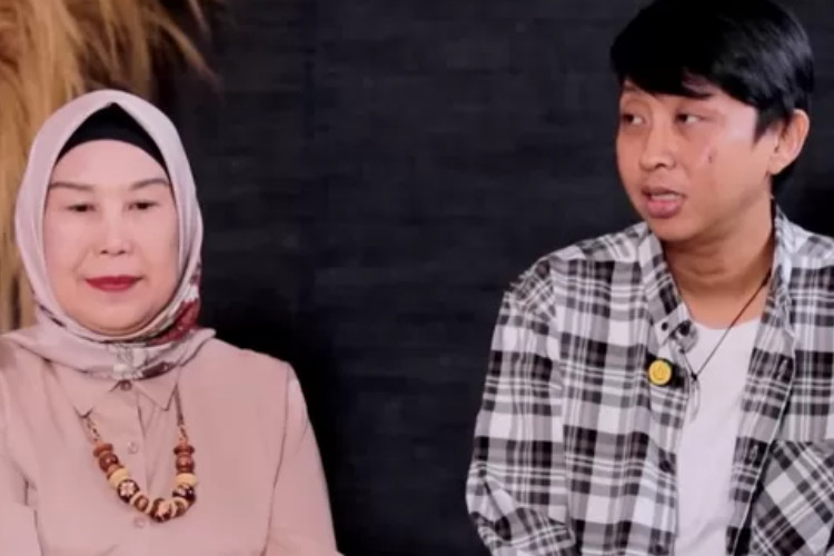 Sosok Ida Hayati Istri Adi Prasetyo Pasangan Beda 29 Tahun yang Viral di TikTok Jadi Sorotan Netizen