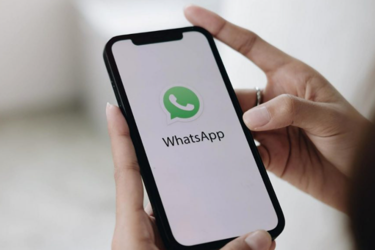 Nomor WA (WhatsApp) Ibu-Ibu Surabaya Terbaru 2023 yang Bisa Dihubungi 100% Aktif 