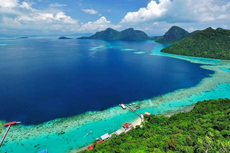 Bentang Alam Secara Umum Pulau Kalimantan, dari Letak Geografis Hingga Batas Daerah