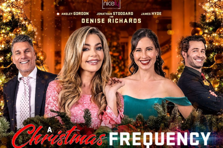 Link Nonton Film A Christmas Frequency (2023) Full Movie HD 1080p, Kisah Kencan Buta Dengan Penyiar Radio