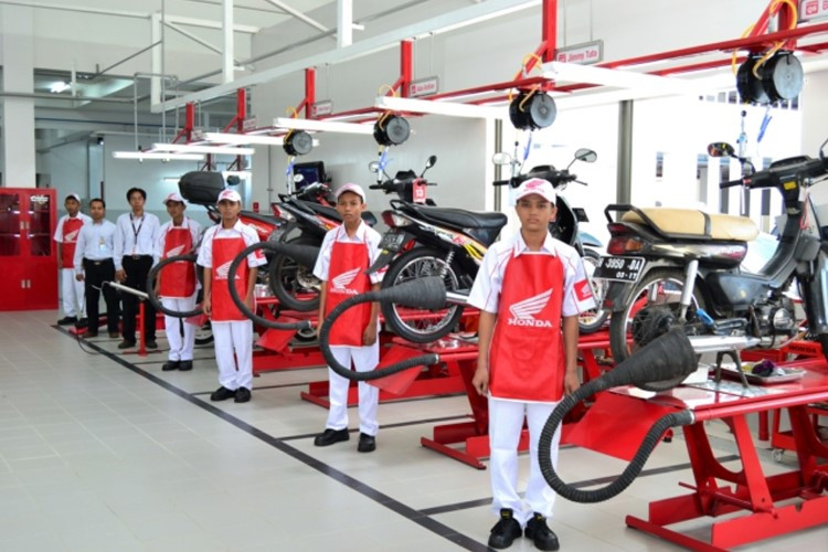 Alamat Bengkel Resmi Honda Terdekat di Seluruh Indonesia, Jadi Langganan Servis, Ganti Oli, atau Ganti Ban