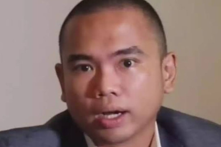 Frank Hutapea Kritik Hotman Paris Usai Bela Eks Jampidsus dan Akui Sudah Setahun Tak Berkomunikasi dengan Ayah