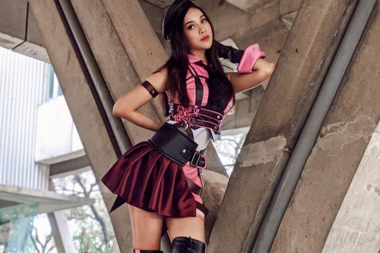 4 Potret Cosplay Anya Geraldine ini Paling Canting dan Seksi Menurut Netizen