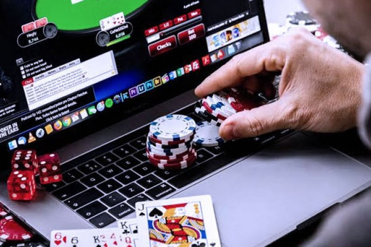 Kecanduan Main Judi Slot Online? Giuran Hutang Bisa Ratusan Juta Ke Pinjol!