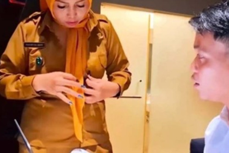 Ada Lagi HOT! Guru Bahasa Inggris dan Murid Viral Di Pencarian Twitter, Netizen be like: Jyujyur Jyanggal