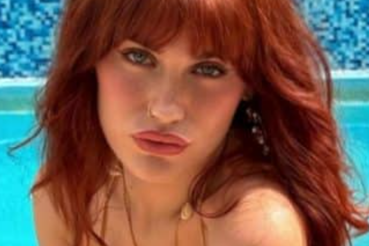 Full Lien Vidéo Viral XXX de Carla Vyx Ad Laurent HD 1080p Non Censuré, Son Charme Séduisant et sa Sexualité