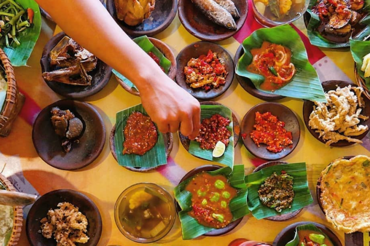 Daftar Harga Menu Waroeng Spesial Sambal (SS) Karanganyar, Solo Terlengkap 2023, Sajian Khas Jawa dengan Harga Ekonomis