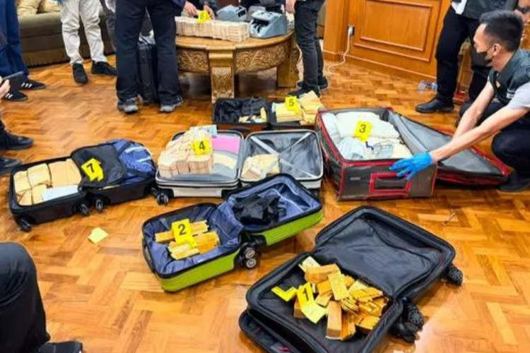 Penyidik Sidak Rumah di Sentul Temukan 74 Kg Emas Batangan, Uang 4,7 Juta USD, 14 Juta SGD dan Cash Rp 100 Juta: Punya Siapa?