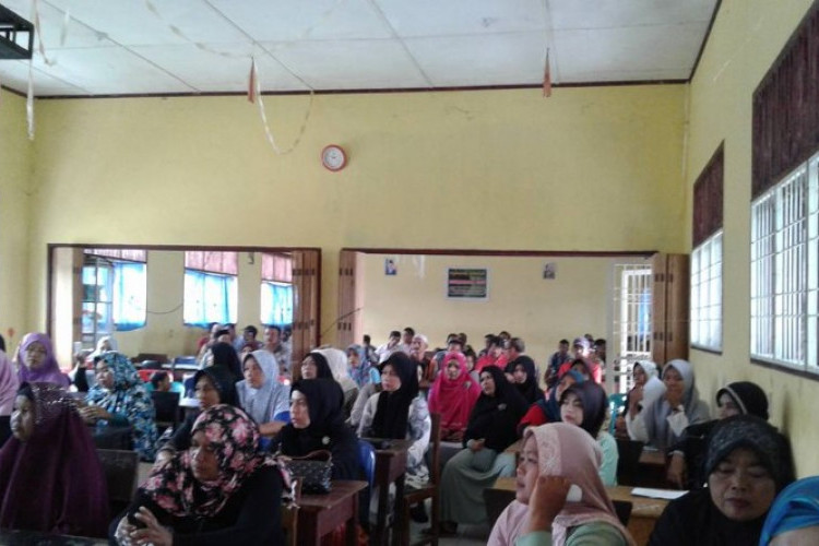 Susunan Acara Rapat Wali Murid, Komunikasi Terbuka Antara Orang Tua dan Guru