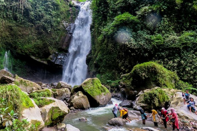 Air Terjun Kedung Kayang, Objek Wisata Alam Asri dengan Pemandangan Unik di Jawa Tengah