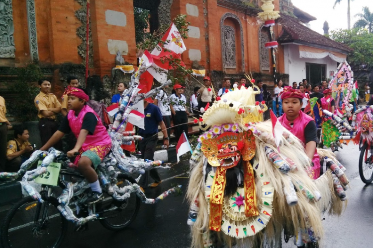 Inspirasi Desain Sepeda Hias Simple Tapi Bagus yang Bikin Lawan Iri Untuk Lomba 17 Agustusan