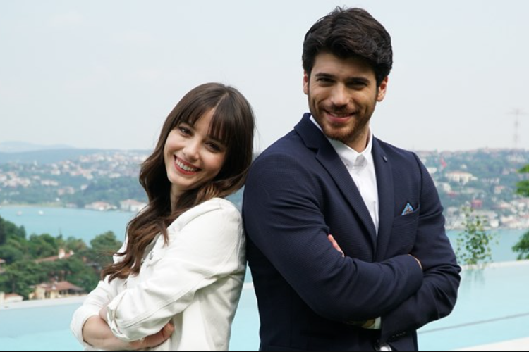 Daftar Pemain Drama Turki Dolunay (2022), Can Yaman dan zge Gürel Jadi Pemeran Utama