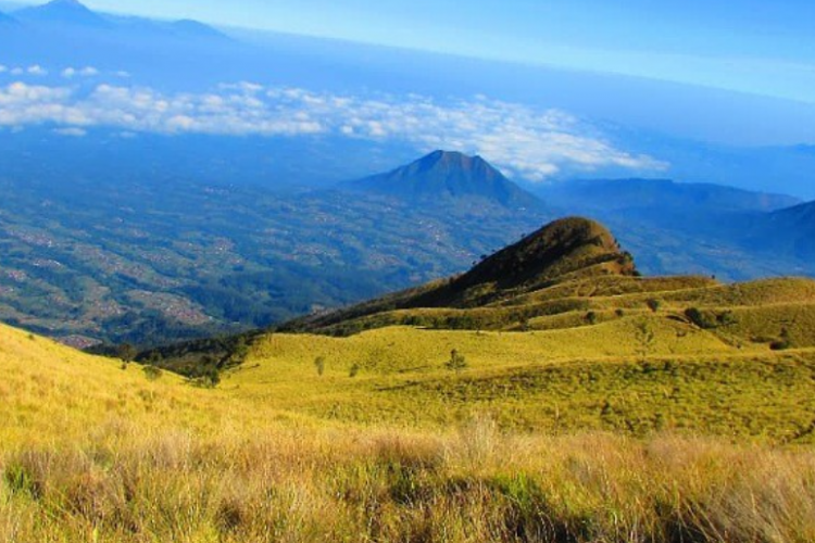 Nama-Nama Bukit di Pulau Jawa, Jadi Destinasi Wisata Populer dengan Pemandangan Eksotis