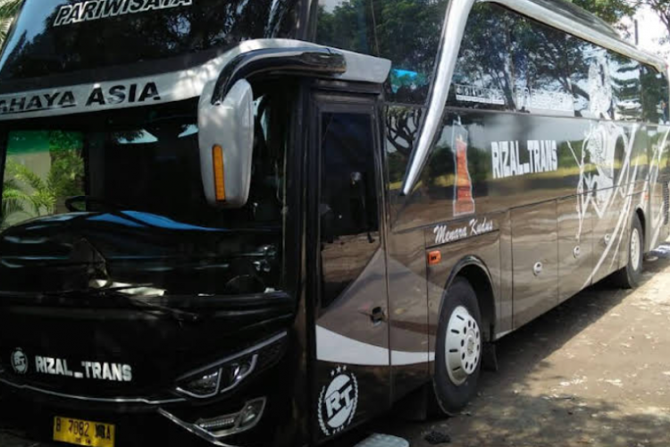 7 Rekomendasi Bus Pariwisata Sidoarjo Terbaik 2023, Dapat Digunakan Untuk Study Tour, Drop Bandara, Hingga Wisata Ziarah