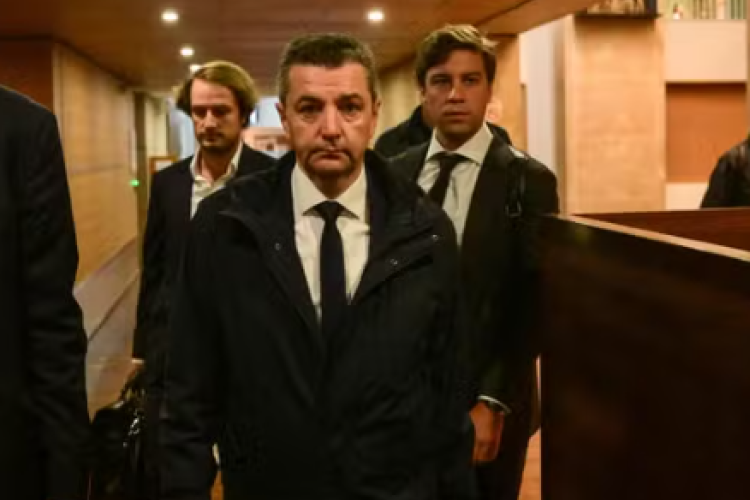 Biographie de Gilles Artigues, Un homme politique français viral jugé dans l'affaire de la « sex-tape de Saint-Etienne »