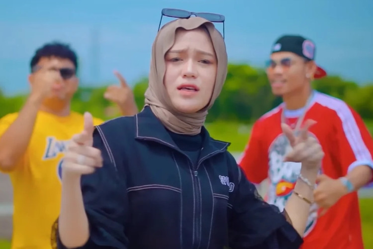 Chord Lagu Tabola Bale - Silet Open Up Yang Lagi Viral, Simak Lirik Unik Berbahasa Minang Yang Dikemas Oleh Ritme Energik