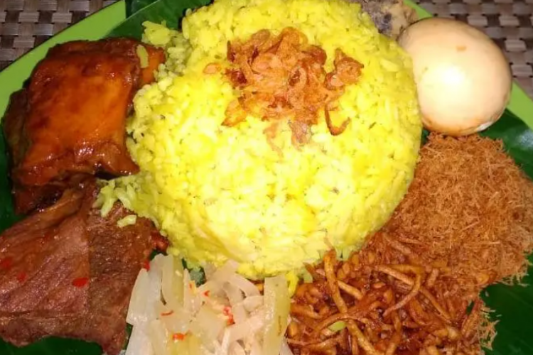 Daftar Harga Menu Nasi Campur D' Naninu, Makassar Terbaru 2023, Kuliner Nikmat dengan Harga Hemat