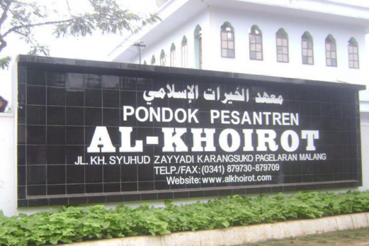 Sejarah Pondok Pesantren Al-Khoirot Malang, Pendidikan Agama Islam yang Diawali di Sebuah Surau Kecil