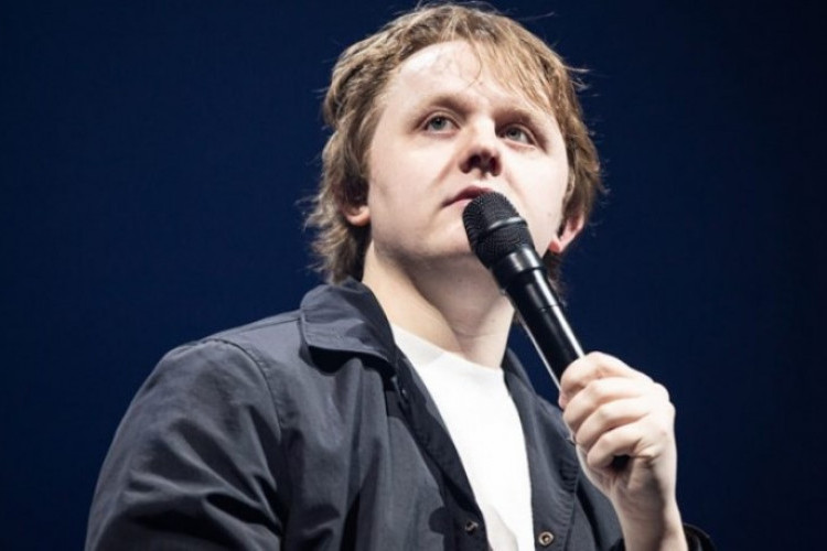 Sinopsis Lewis Capaldi: How I'm Feeling Now Film Dokumenter, Mulai Awal Karir hingga Puncak Kesuksesan