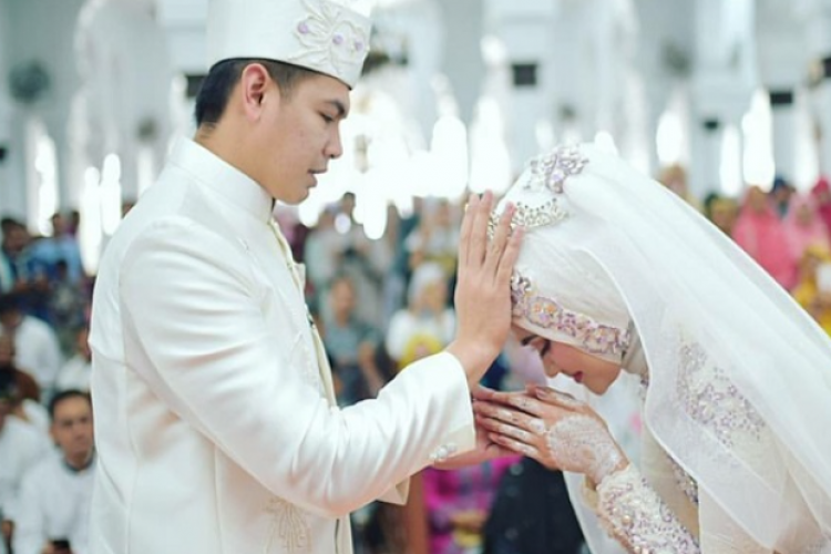 Cara Menentukan Hari Pernikahan Menurut Islam. Ikuti Aturan nya Disini Sesuai Sunnah Rasul !