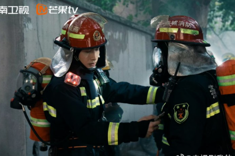 Nonton Drama China Fireworks of My Heart (2023) Episode 7 8 SUB INDO, Hidup Xu Qin Dengan Ibunya yang Keras