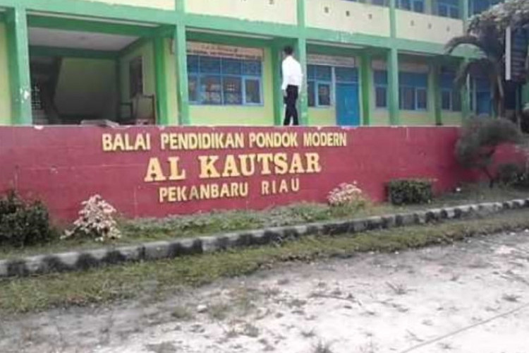 Profil Pondok Pesantren Modern Al Kautsar Pekanbaru: Sejarah Singkat, Visi Misi, dan Kegiatan