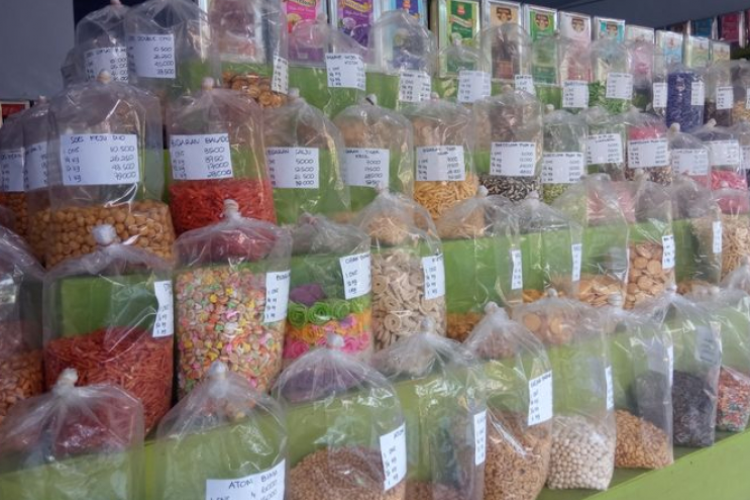 Rekomendasi Toko Snack Kiloan Terdekat Kota Kediri, Yang Doyan Ngemil Bisa Langsung Datengin Sekarang!