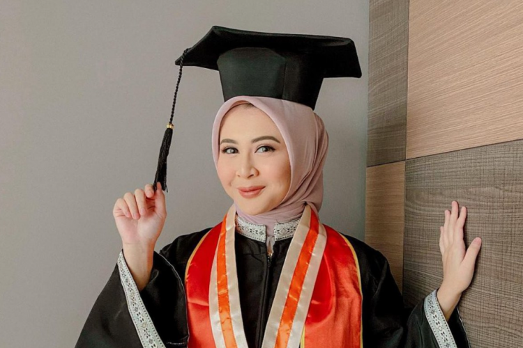 Ide Make Up Wisuda Natural Ala Korea Kulit Sawo Matang, Bikin Kamu Tampil Makin Cantik!