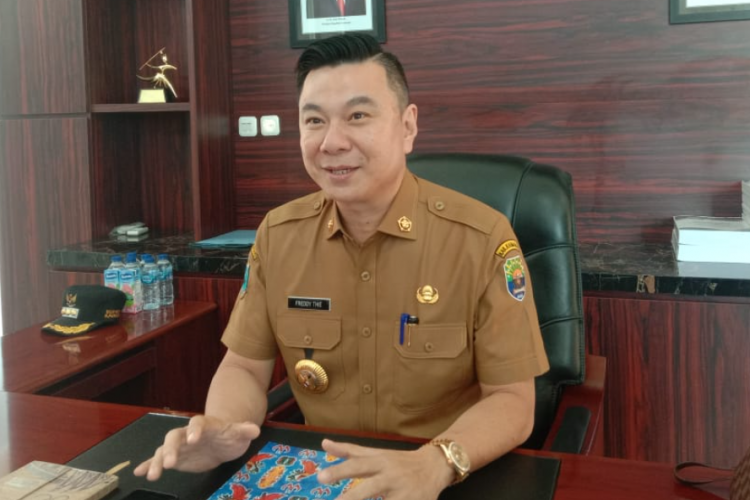 Bupati Kaimana Tegaskan Larangan Pungutan Biaya Sekolah, Freddy Thie: Demi Pendidikan yang Optimal