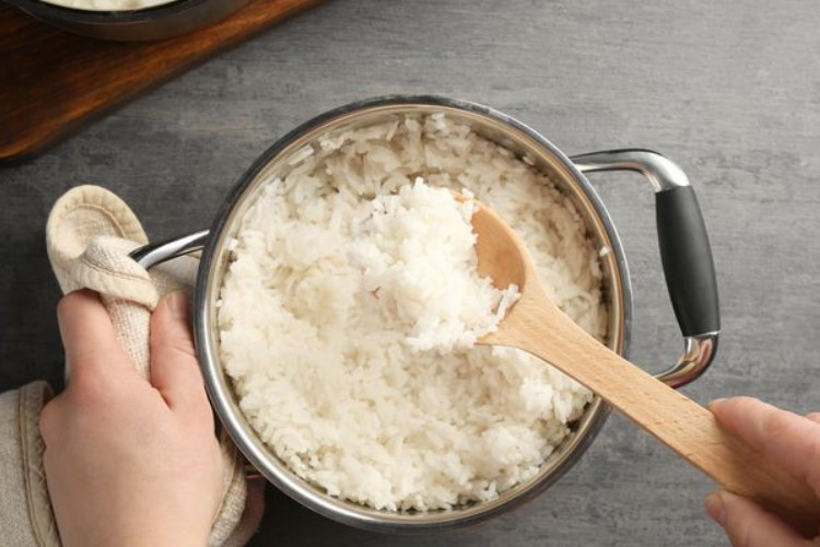 Masak 1 Liter Beras Bisa Jadi Berapa Porsi Nasi, Begini Takarannya yang Wajib Kamu Tahu Biar Tidak Buang-Buang Makanan 