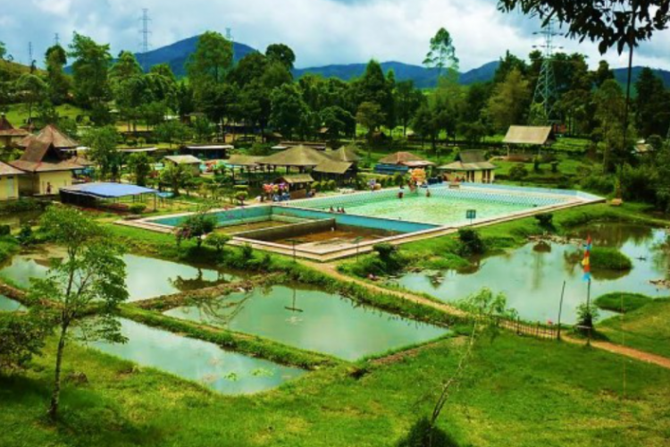 10 Rekomendasi Pemandian Air Panas Bandung, Cocok Jadi Tempat Wisata Bersama Keluarga dan Banyak Spot Foto Instagramable