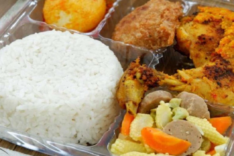 Cara Menghitung 1 Kg Beras Untuk Berapa Porsi Nasi Kotak, Biar Pas Nggak Kurang Ataupun Kelebihan