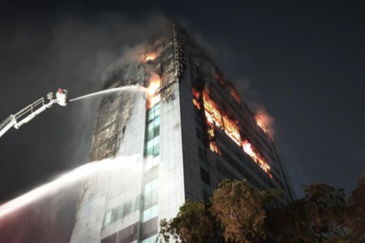 Kebakaran Hebat Terjadi di Gedung Bapenda DKI Jakarta, 6 Lantai Terdampak Hangus Total