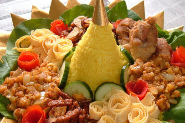 Daftar Harga Tumpeng 10 Porsi Termurah yang Enak Dan Lengkap, Bisa Request Isian: Pesan di Sini